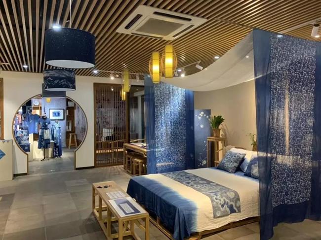 04-1 “出于青蓝”——2019年中国非物质文化遗产传承人群研培计划培训班（手工印染技艺）结业展.jpg