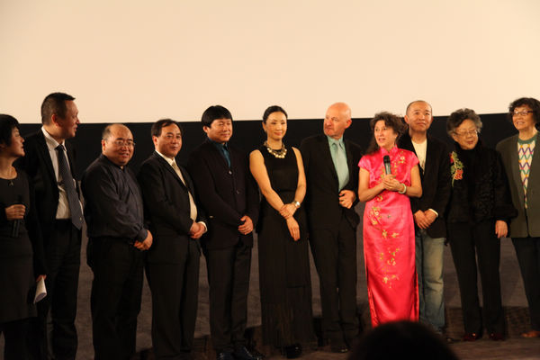 nEO_IMG_开幕式上高醇芳主席、法国电影联盟主席、陶红、霍建起、周宝林团长、我.jpg
